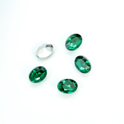 Plastic Point Back Foiled Stone - Oval 08x6MM EMERALD