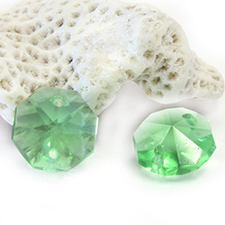 Preciosa Crystal Chandelier Part - Octagon 2552 (2-Hole) 14MM PERIDOT
