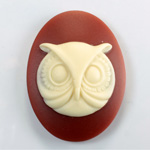 Plastic Cameo - Owl Oval 40x30MM IVORY ON DARK CORNELIAN