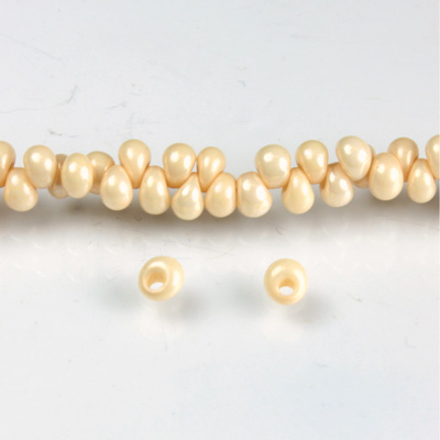 Preciosa Czech Glass Drop Seed Bead - 8/0 PEARL CREME 46112