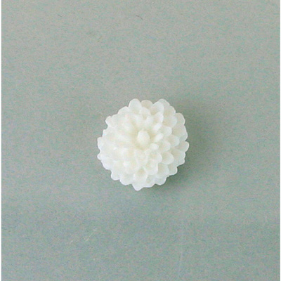 Plastic Carved No-Hole Flower - Dahlia 10MM WHITE