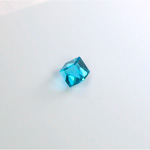 Cut Crystal Foiled Angled Cube 04MM AQUA