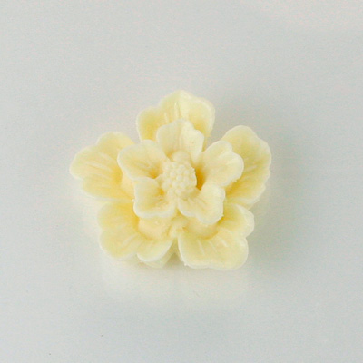 Plastic Carved Flower - Round 22MM IVORY