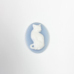 Plastic Cameo - Cat Sitting Oval 18x13MM WHITE ON WEDGEWOOD BLUE