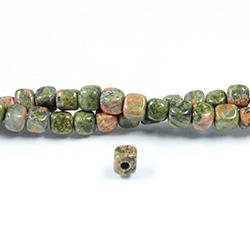 Gemstone Bead - Smooth Cube 2.5MM Diameter Hole 06x6MM EPIDOTE