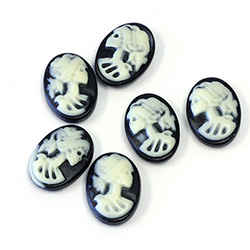 Plastic Cameo - Skeleton, Lolita - 2nd quality -Oval 18x13MM IVORY ON BLACK