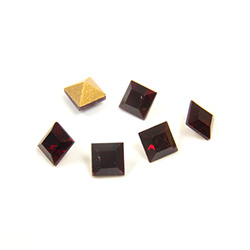 Preciosa Crystal Point Back Fancy Stone - Square 03MM SIAM RUBY