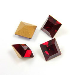 Preciosa Crystal Point Back Fancy Stone - Square 06MM SIAM RUBY
