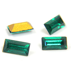 Preciosa Crystal Point Back Fancy Stone - Baguette 05x2.5MM EMERALD