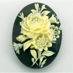 Plastic Cameo - Flowers Arrangement Oval 40x30MM IVORY ON BLACK