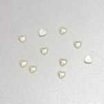 Glass Medium Dome Cabochon Pearl Spray Finish - Heart 04x4MM CREME